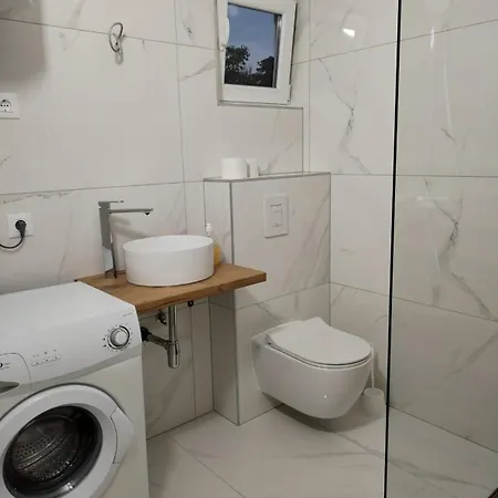 Kucica Nada * Skradin